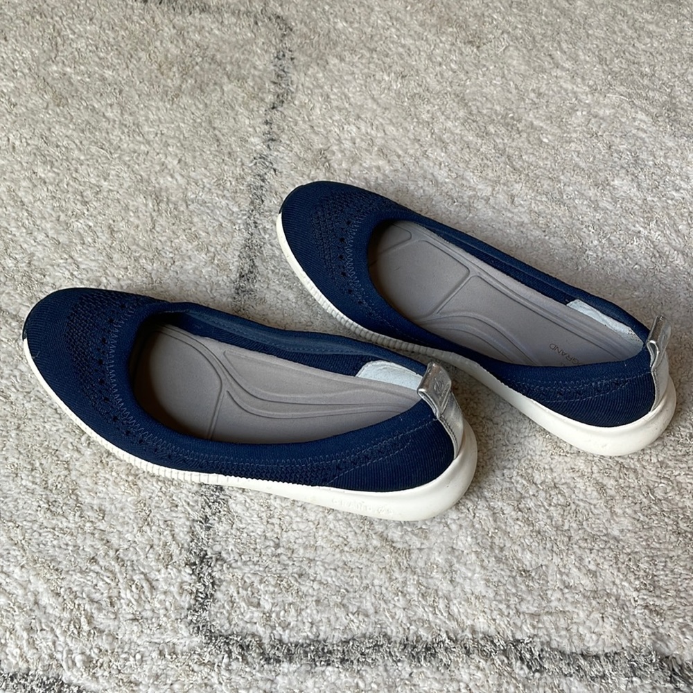 Cole Haan woman’s Grand Os, navy blue size 7B